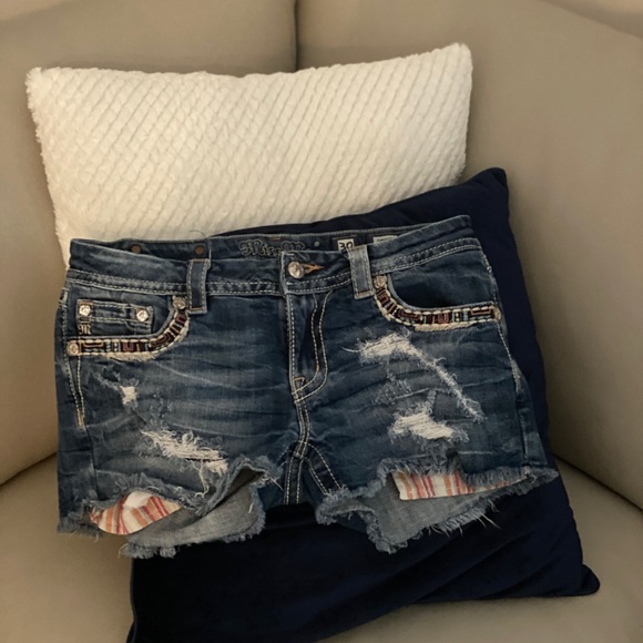 Miss Me Pants - Destructed denim shorts Miss Me